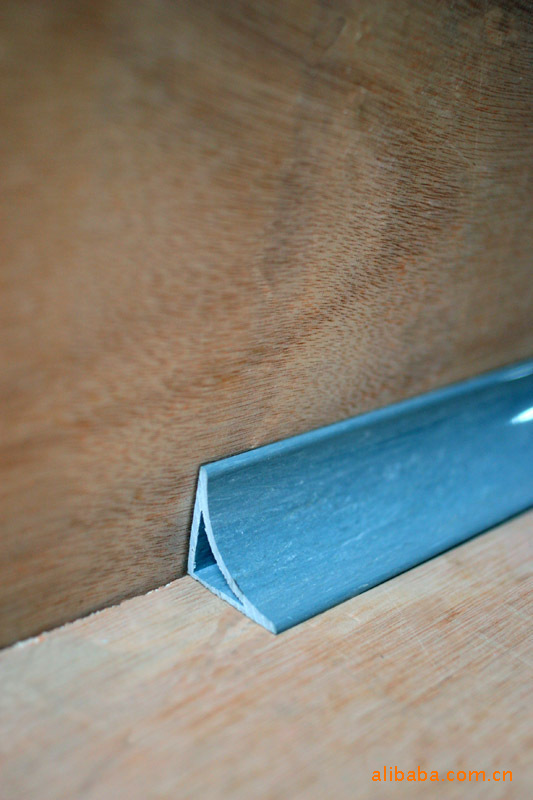 30mm×30mm混凝土建筑用三角形倒角条