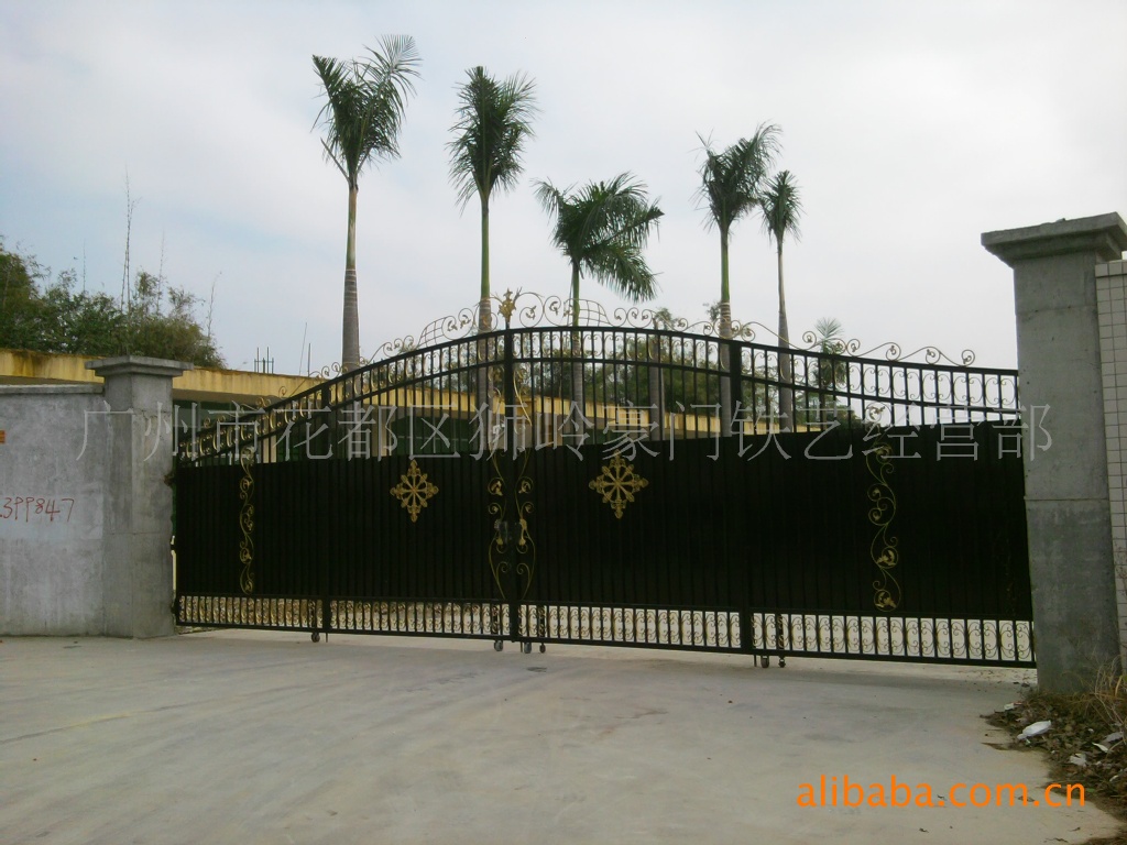 广州吉利豪门铁艺厂专业设计生产销售铁艺大门等各类铁艺制品