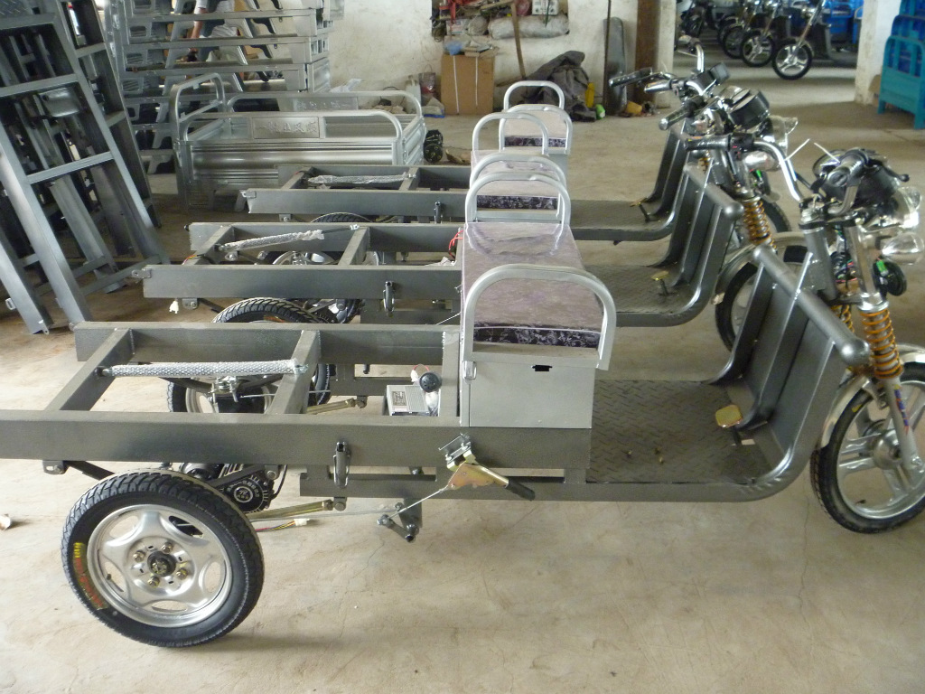 专业提供座桶软连接一体架太子款电动三轮车