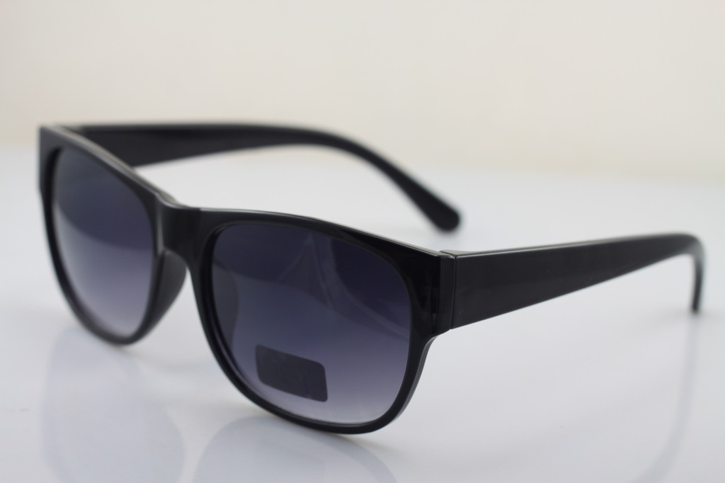 纯黑明星款太阳镜 墨镜 时尚黑.