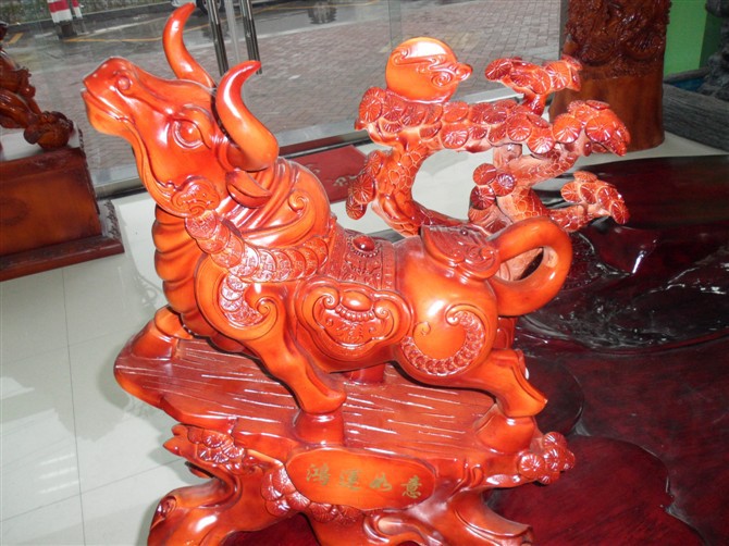 供应树脂工艺品 牛摆件 仿木工艺品 鸿运如意