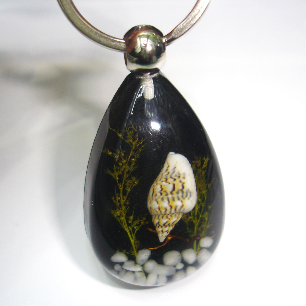 海底世界再现 男士钥匙扣 真海螺 黑底海洋意境琥珀钥匙扣