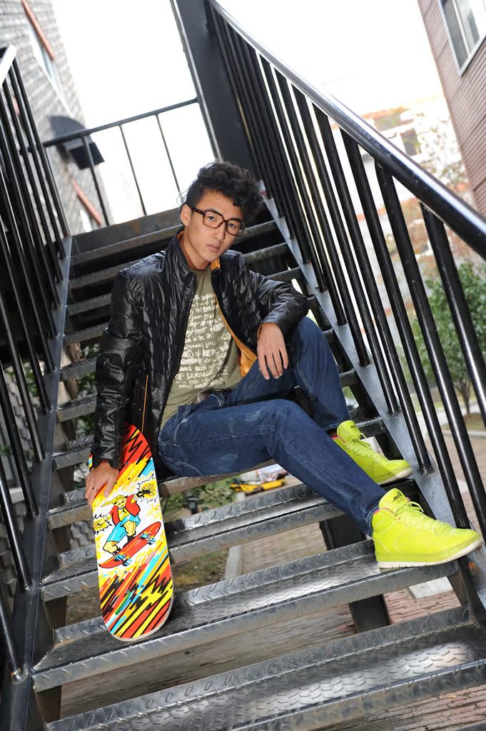 厂家直销 时尚休闲男式牛仔裤 经典牛仔男裤 广州男士牛仔裤批发