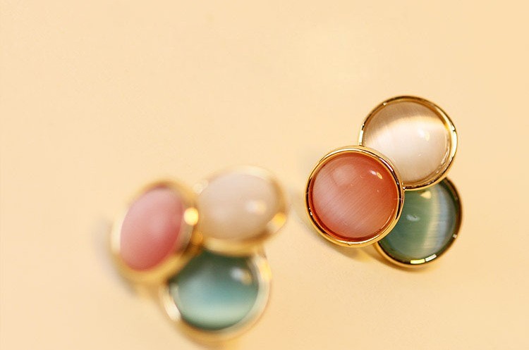 三花瓣 韩国饰品 三色猫眼石 耳钉 耳饰 饰品 生日礼物 厂家直销