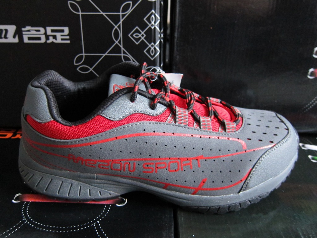 正品名足热卖运动鞋(户外鞋) 货号:h52301 量多更优惠