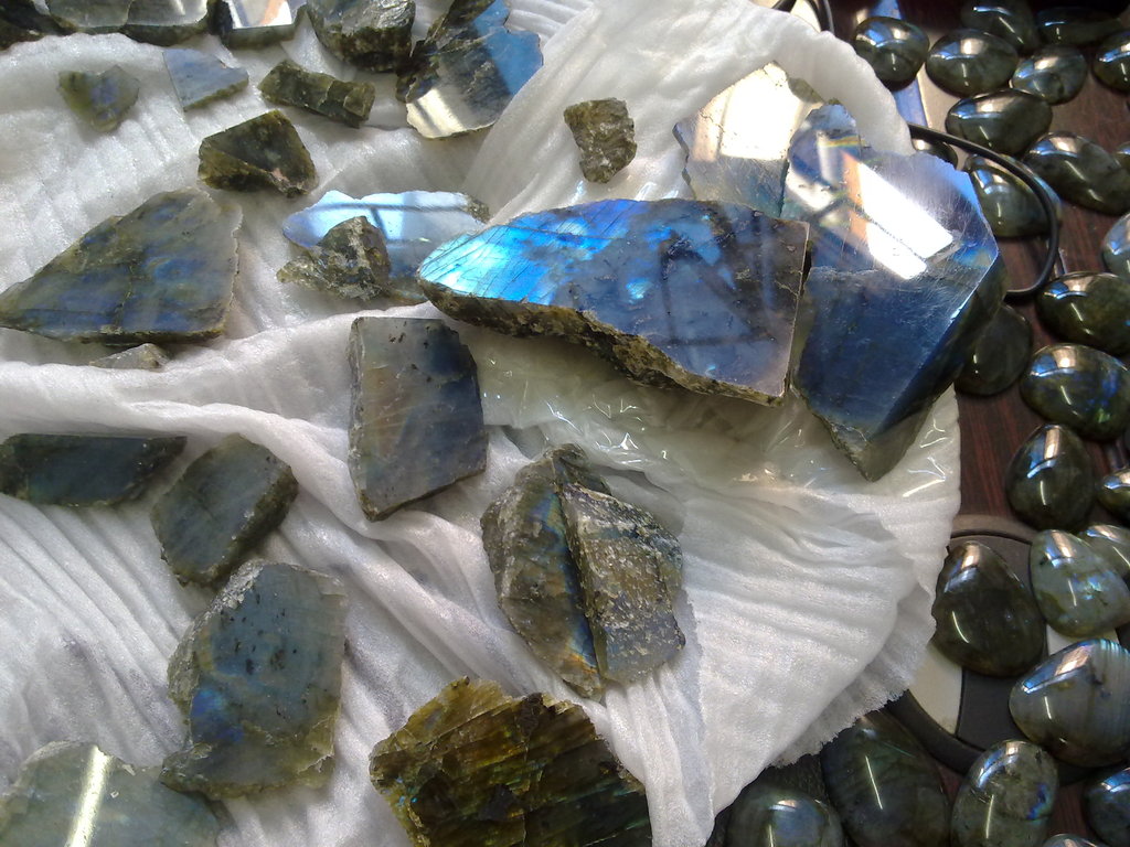 闪光(月光)石拉长石光谱石戒面10.20.30.50mm自由形状天然宝石