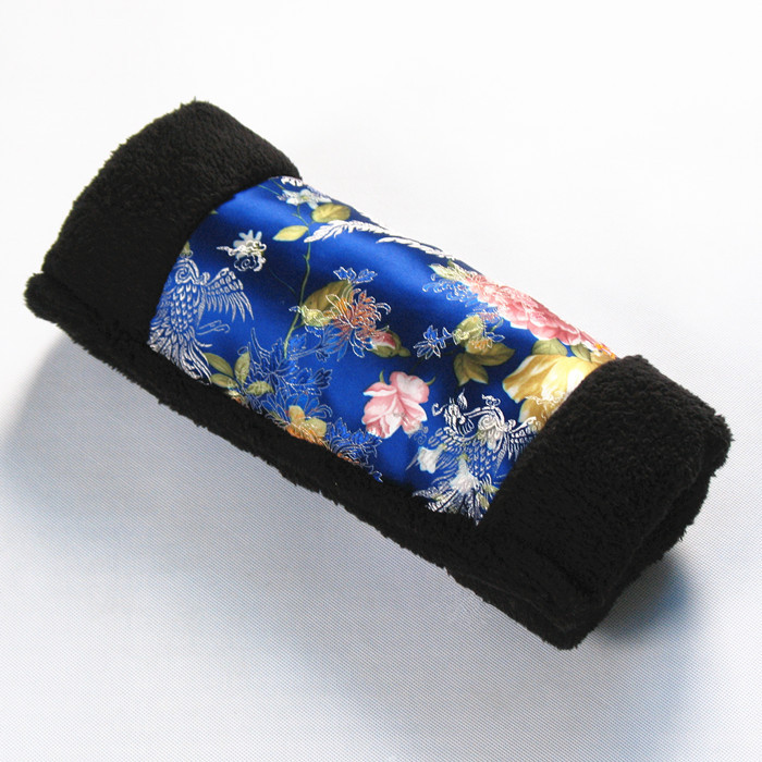 实体同步 乌镇暖手筒批发 缎面布面暖手筒 冬季热卖旅游纪念品