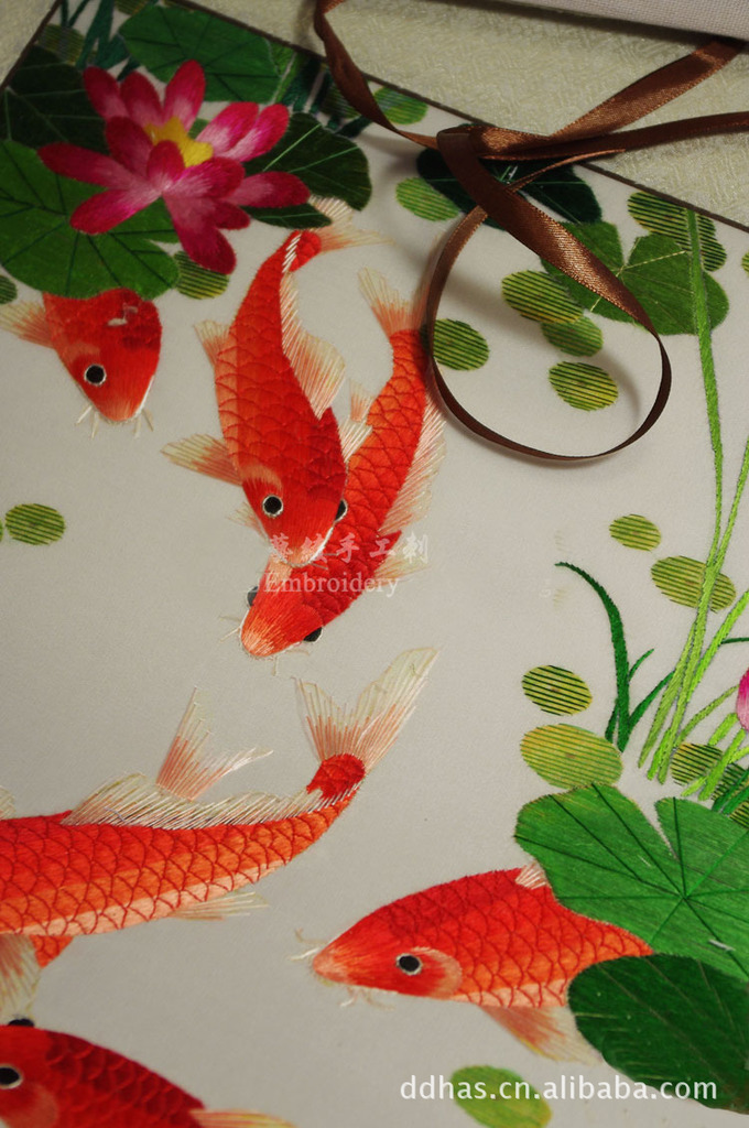 百红手工高档商务礼品 鲤鱼刺绣装饰画 苏绣成品