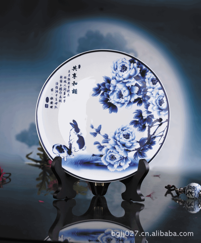 传世青花--景德镇真品青花瓷圆盘:富贵满园 武汉商务办公礼品 【产品