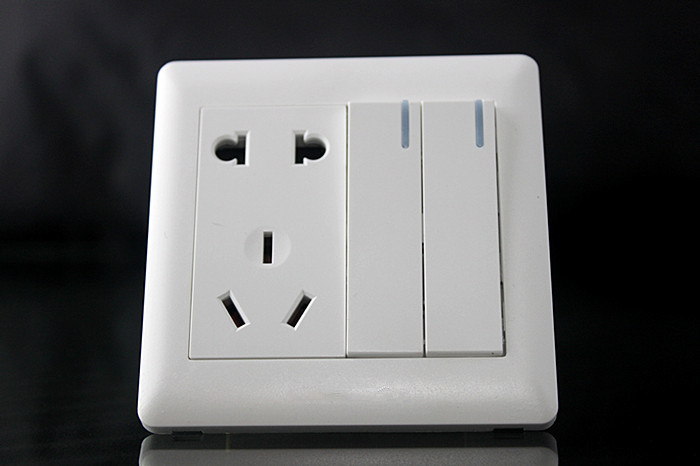 厂家直销 86型墙壁开关插座面板 2开5孔开关 跷板开关 批发 雅白