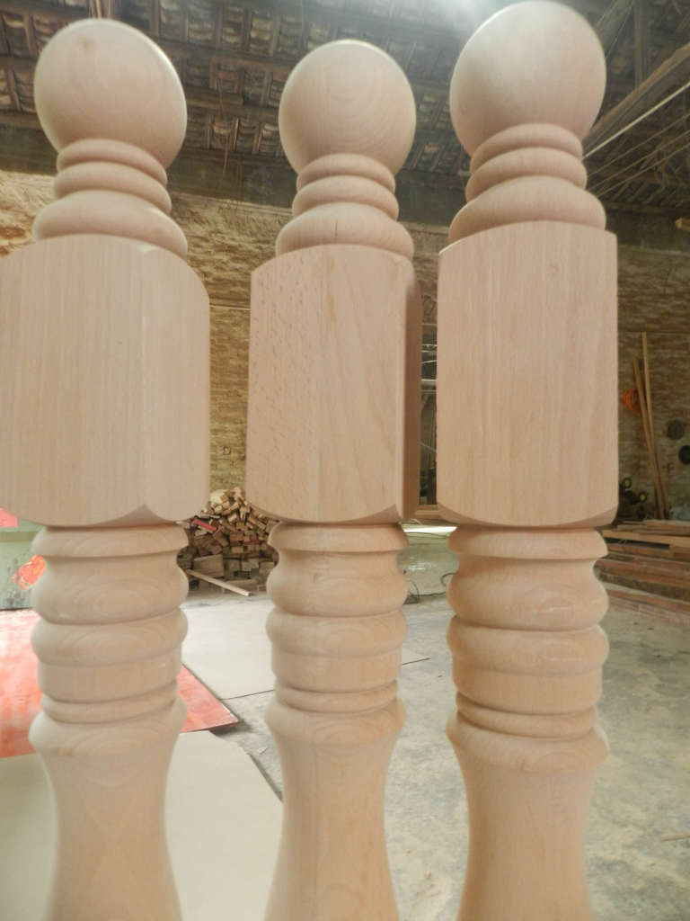 佛山实木楼梯柱步柱将军柱生产厂家