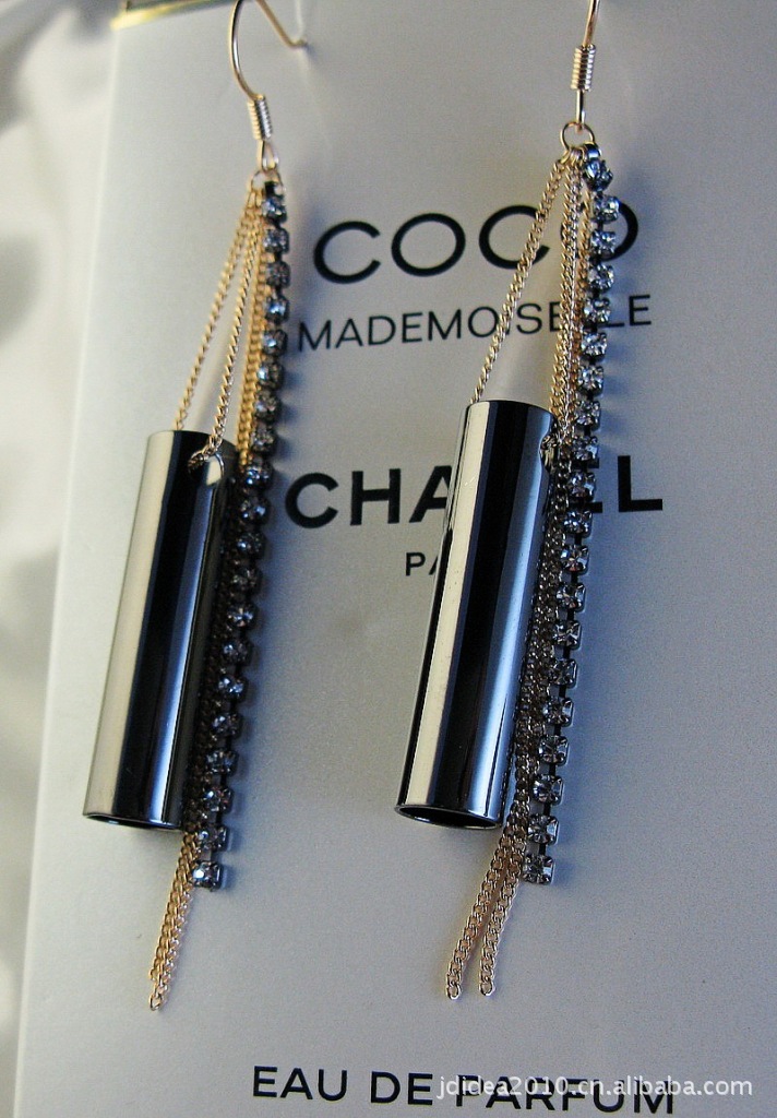 o0495时尚玩味个性气质乌金吊链水钻耳环原单饰品耳环混批