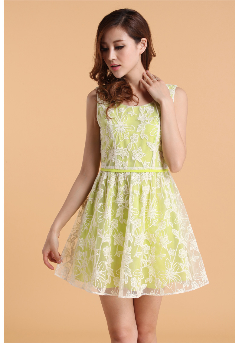mostfeel天猫年终大促荧光色欧根纱刺绣圆领修身韩版蓬蓬连衣裙