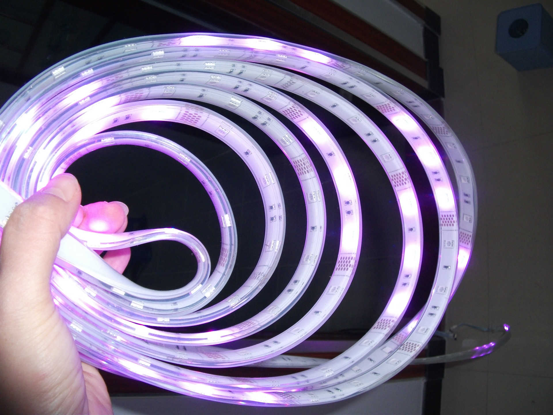 厂家供应 5050贴片led光条 led跑马灯条 5050 54灯跑马灯带12v