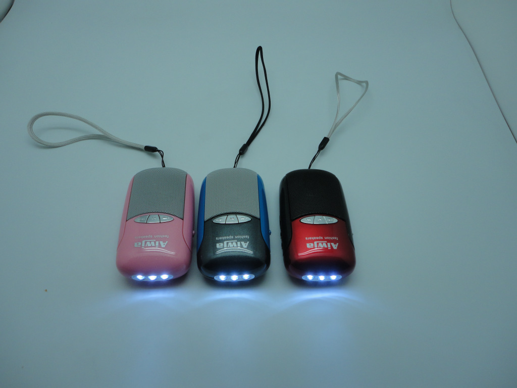 供应多功能迷你手电筒插卡音箱,带手电筒 插卡音箱