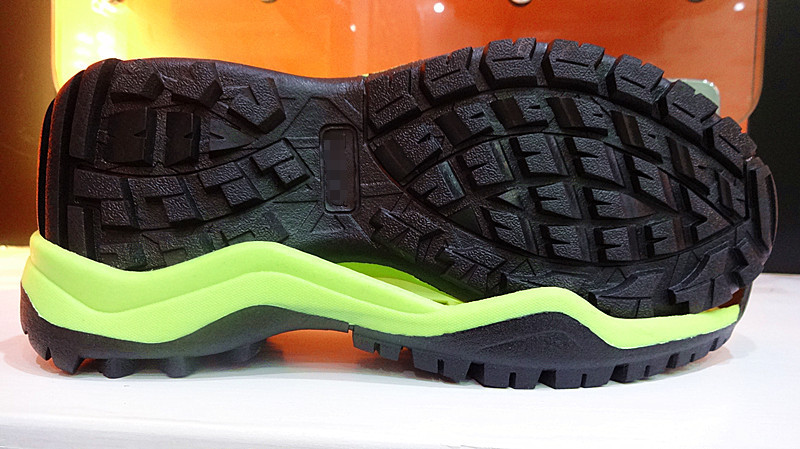 新款 厂家直销 热销户外登山鞋底 2911