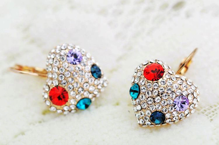 伊泰莲娜 丽晶 时尚 镶钻 爱心 耳坠