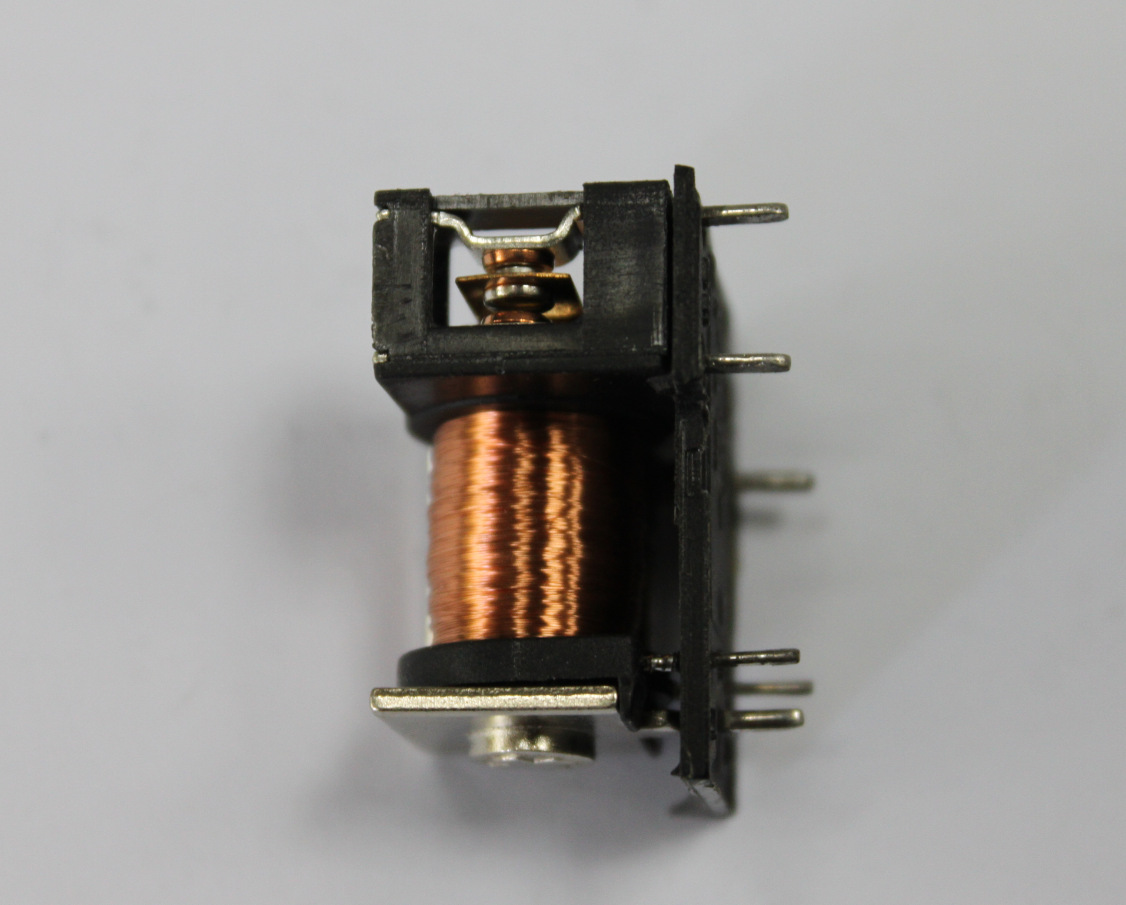 厂家供应jqx-15f-t90电磁通用继电器,用于空调板 电流负载30a