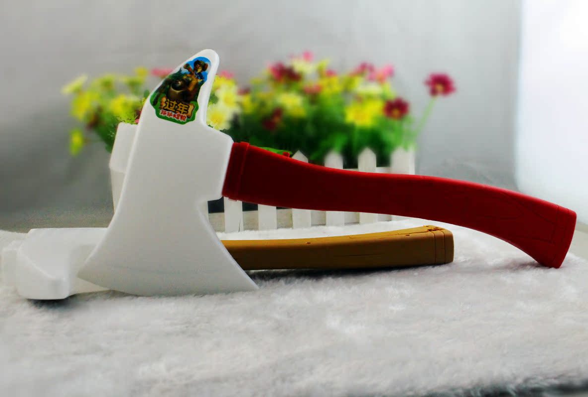 高品质广东玩具 光头强伐木斧头 发光带音乐 熊出没发光玩具