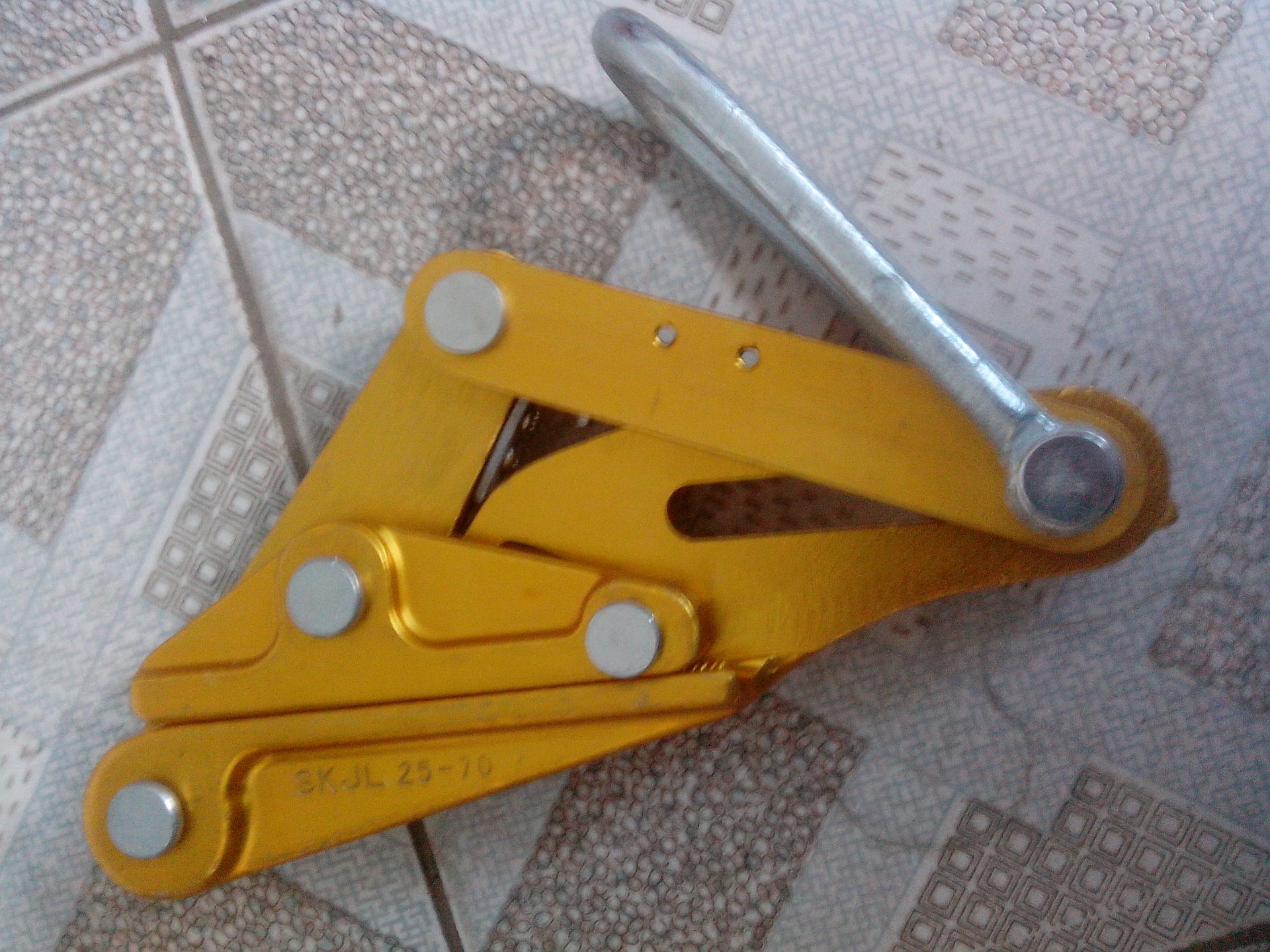 供应优质铝合金卡线器,铝镁合金卡线器,绝缘卡线器