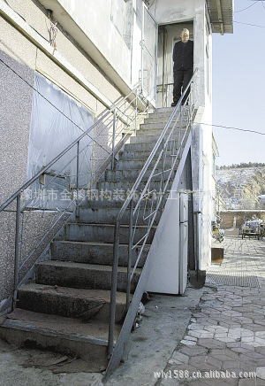 深圳南山不锈钢双梁玻璃楼梯踏步栏杠护栏室外家用楼梯系列设计