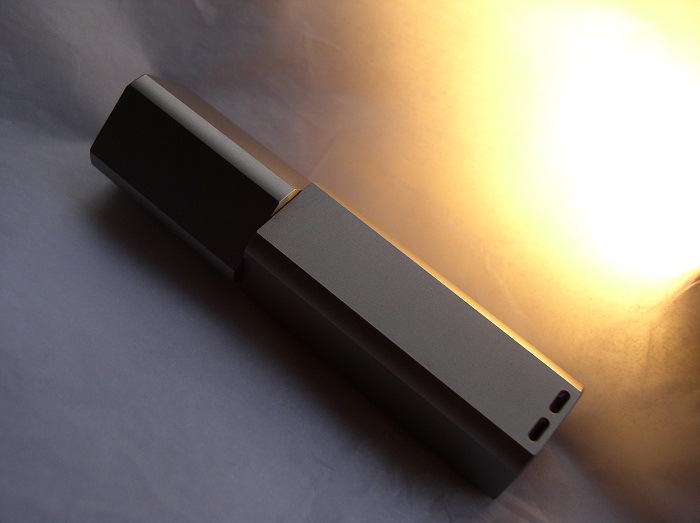 xenoe11v8cube魔方xml方形不锈钢手电筒经典两段式筒身