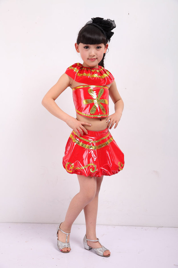 儿童表演舞蹈服幼儿园舞蹈演出服 女童花肚兜民族风表演服t01602图片