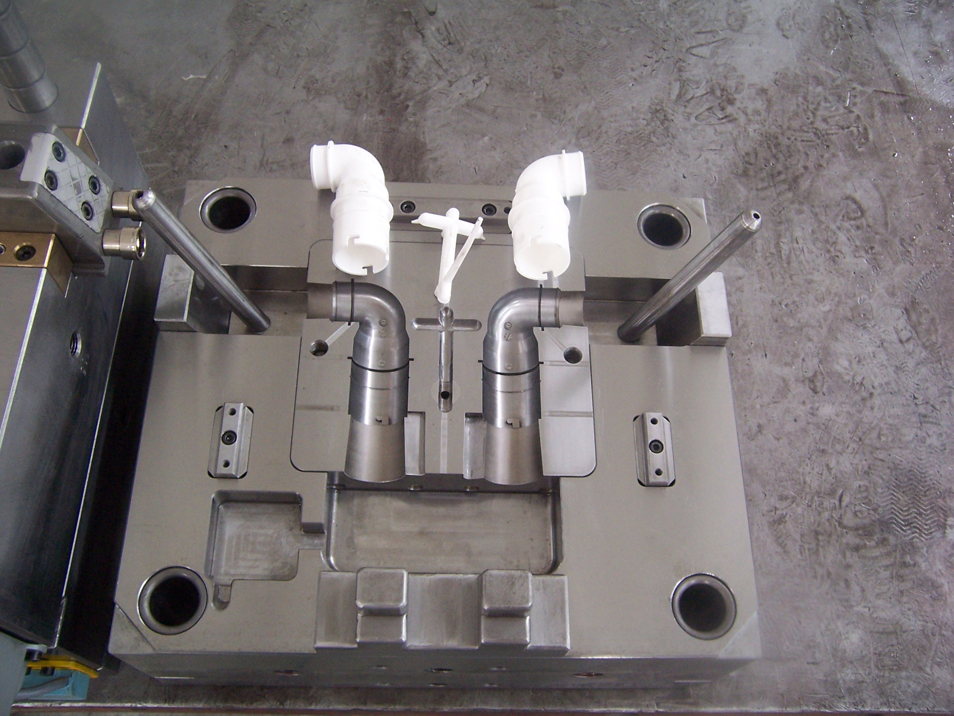 注塑模具.压铸模具.冲压模具(图)