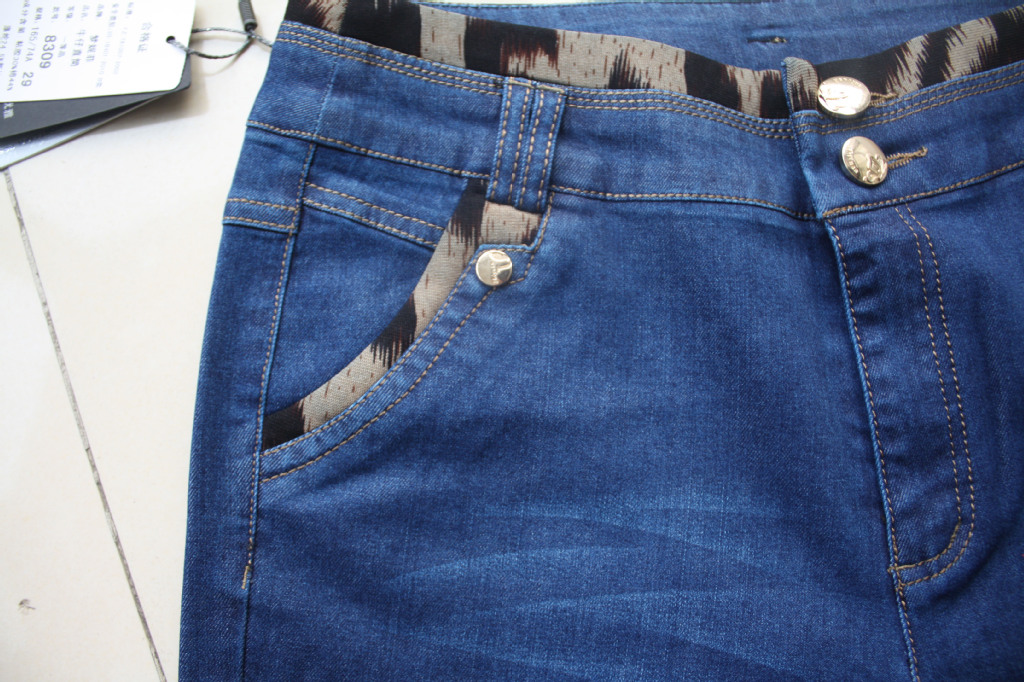 低价直销牛仔裤 女式牛仔裤 梦妮菲8309女式直筒牛仔裤