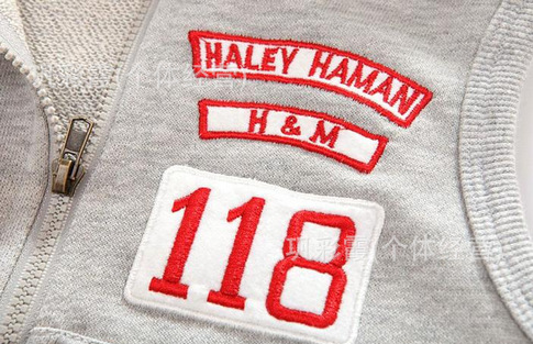 11】外贸童装韩版13 新秋款刺绣数字118字母帽子拉链马甲