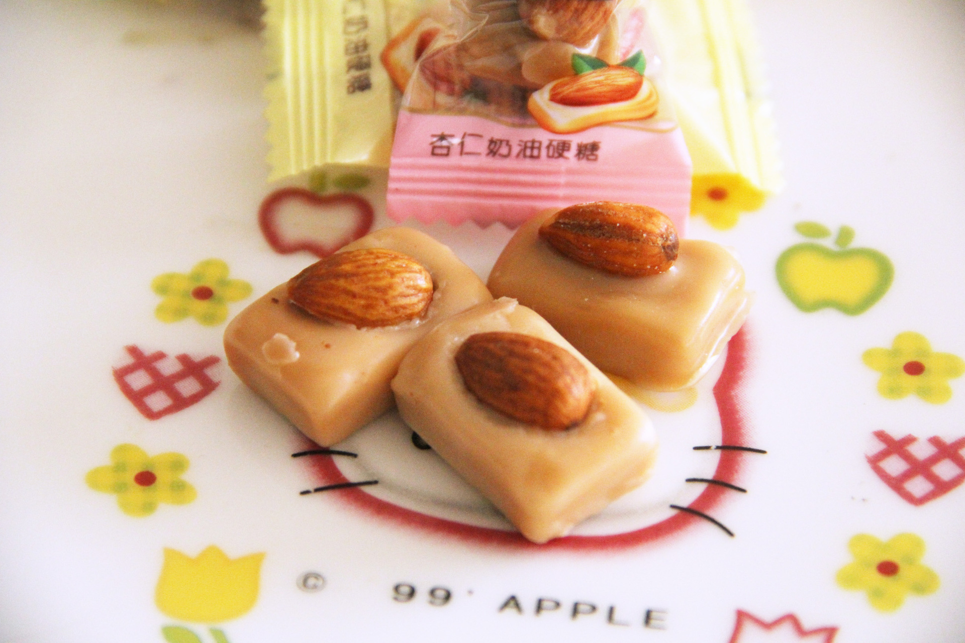 日本名:キャンディ)分类:糖果可分为硬质糖果,硬质夹心糖果,乳脂糖果