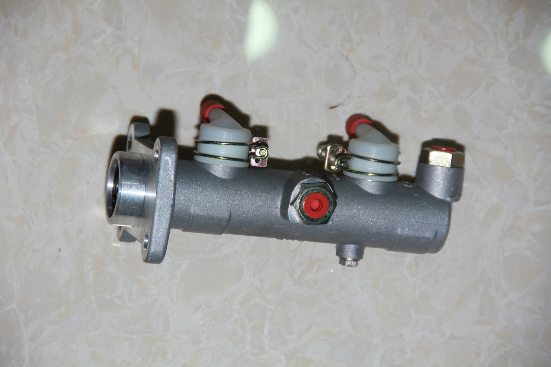 供应三菱液压制动总泵/刹车总泵 mb-295340