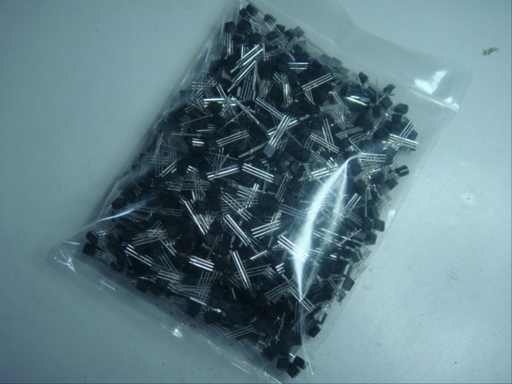 现货供应tip122 st意法半导体三端稳压三极管 供应s8050半导体三极管