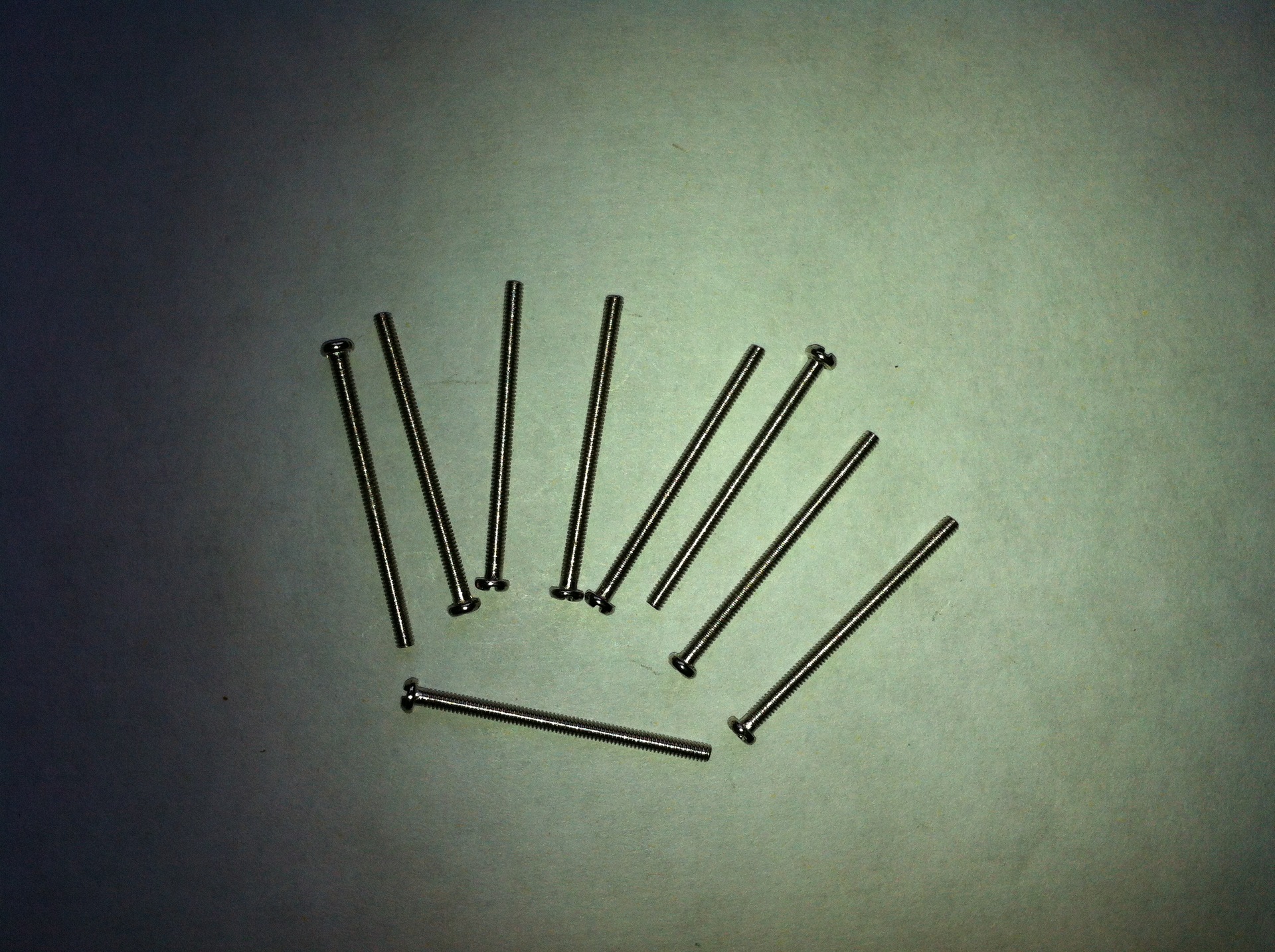 厂价直销超长小螺丝,圆头机丝,元头螺丝pm2*40