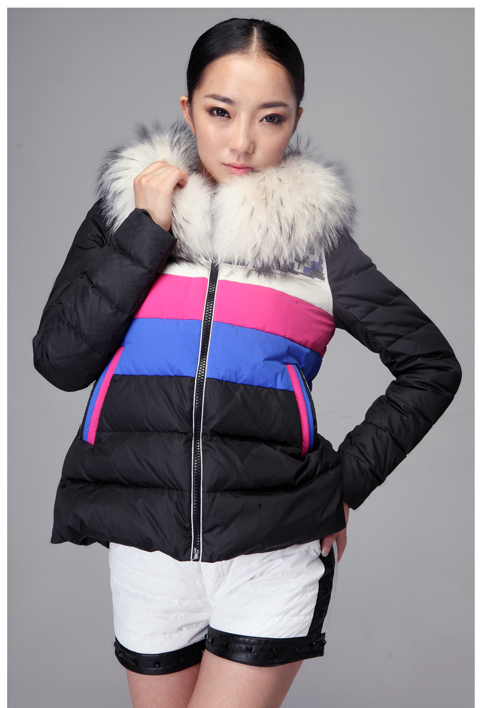 正品冬季欧洲站图勒新款短款条纹大毛领女潮羽绒服