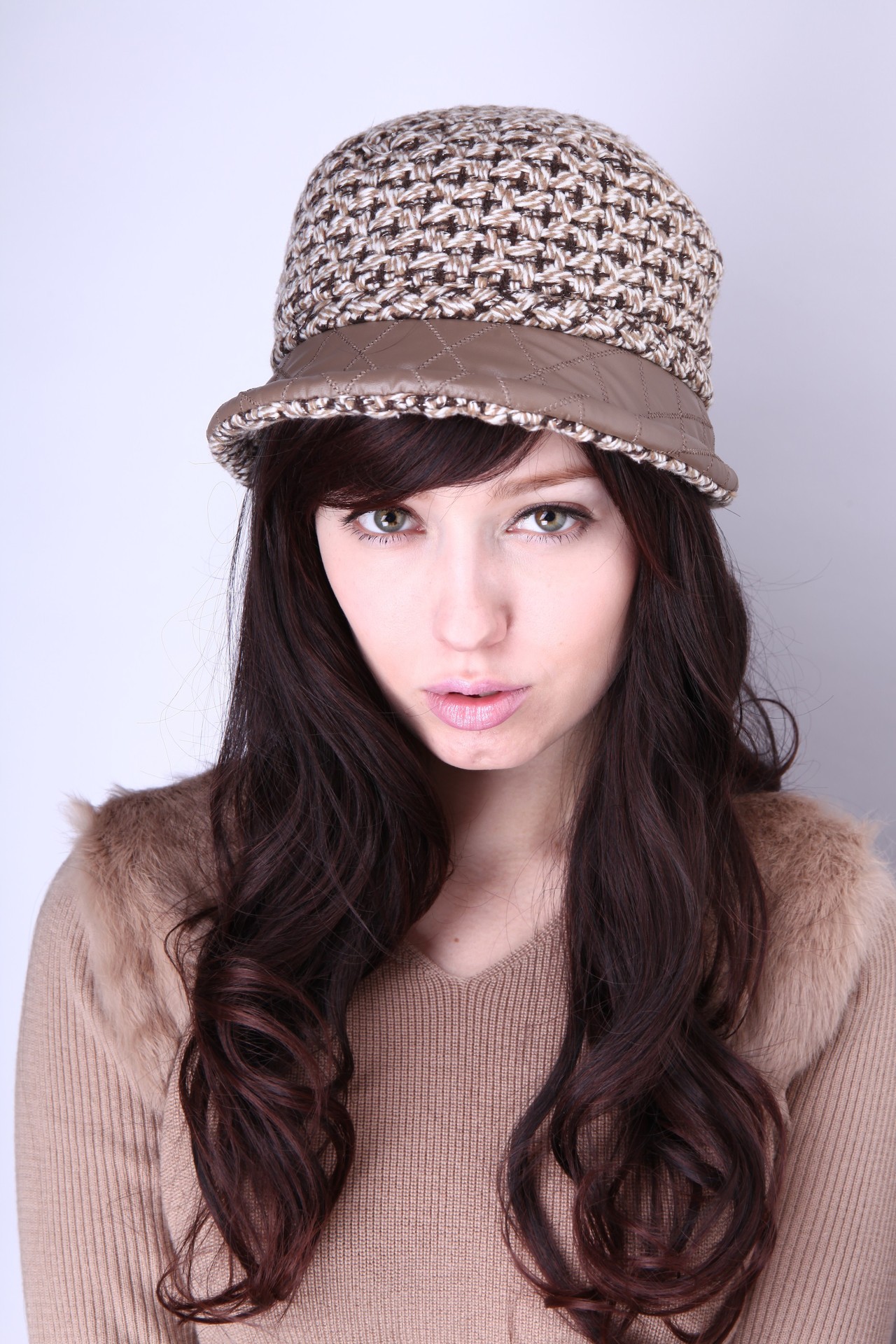 秋冬时尚雅致pu沿子女款圆沿帽子