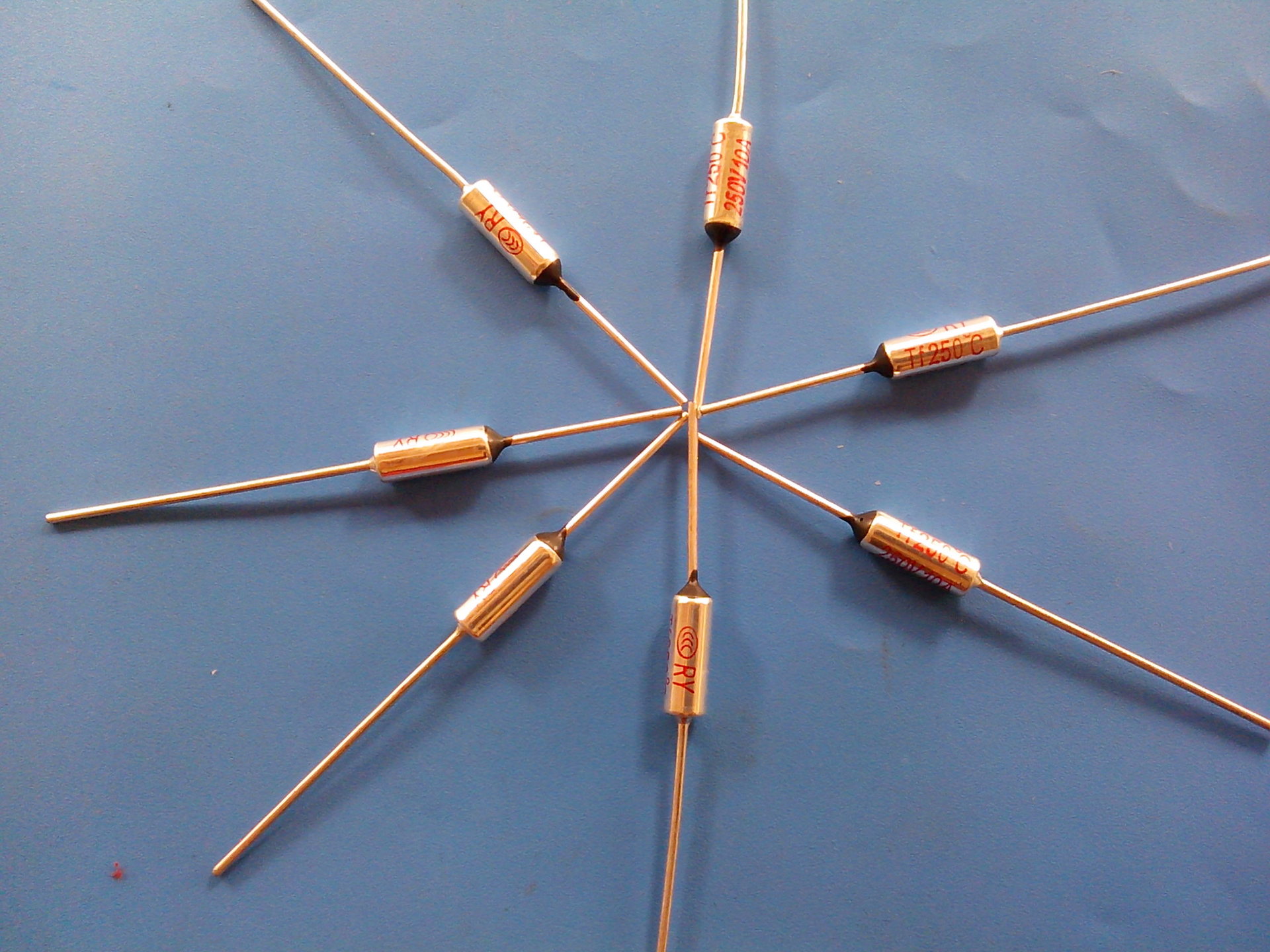 血本出售]ry温度保险丝 115度煮蛋器专用保险器 36*18mm