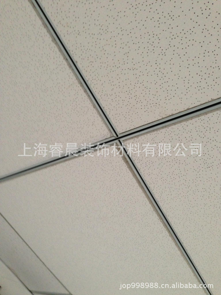 首頁 裝潢 吊頂 輕鋼龍骨 >黑線凹槽烤漆龍骨直銷批發三角龍骨 輕鋼