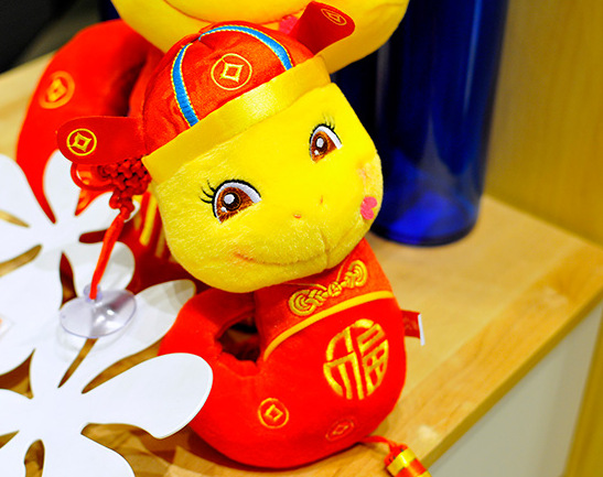 批发蛇年财神蛇公仔毛绒玩具 发财蛇宝宝创意玩偶娃娃新年礼品