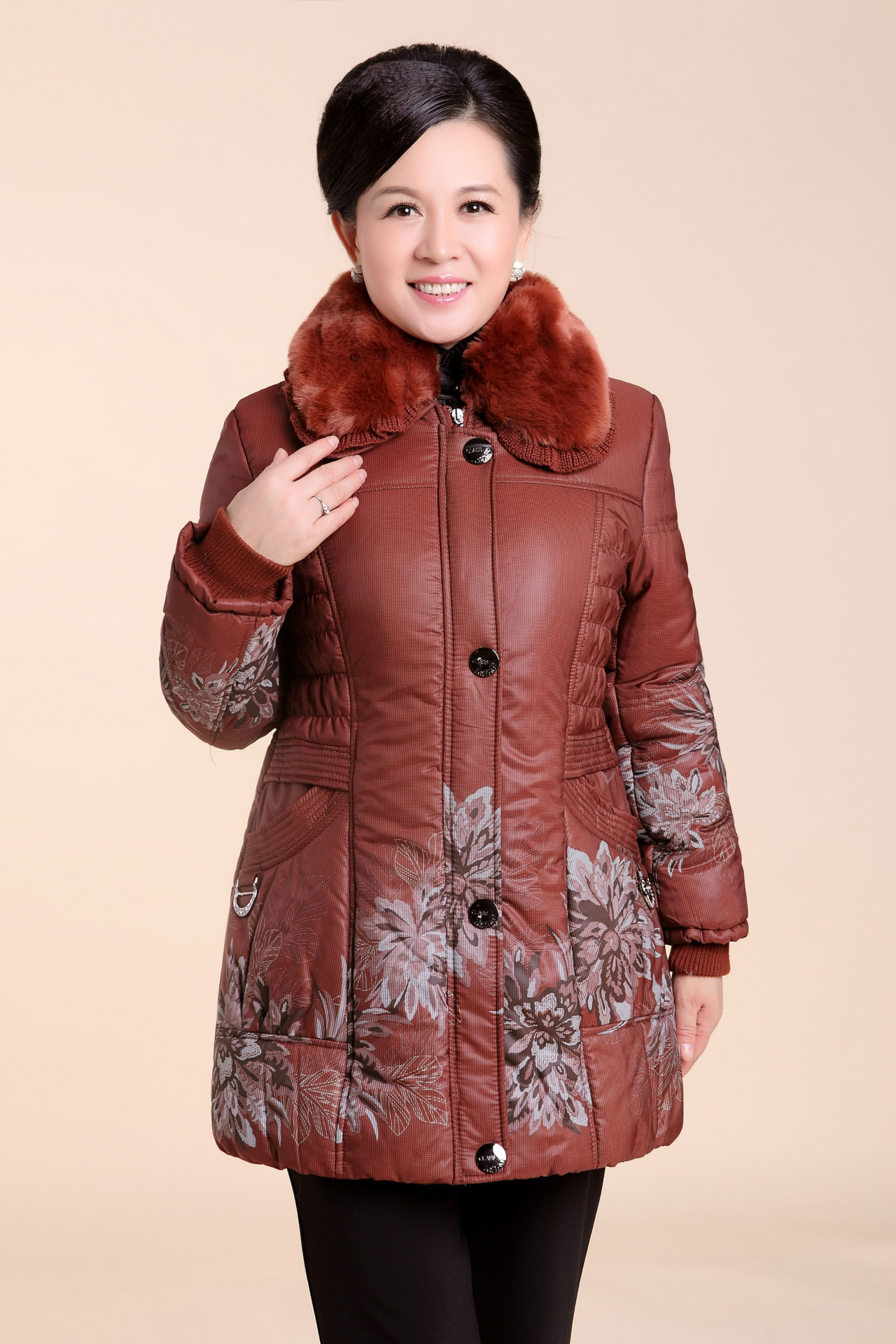 批发采购中老年女装-劳丽诗琦中老年女装棉衣中年女外套妈妈装冬装