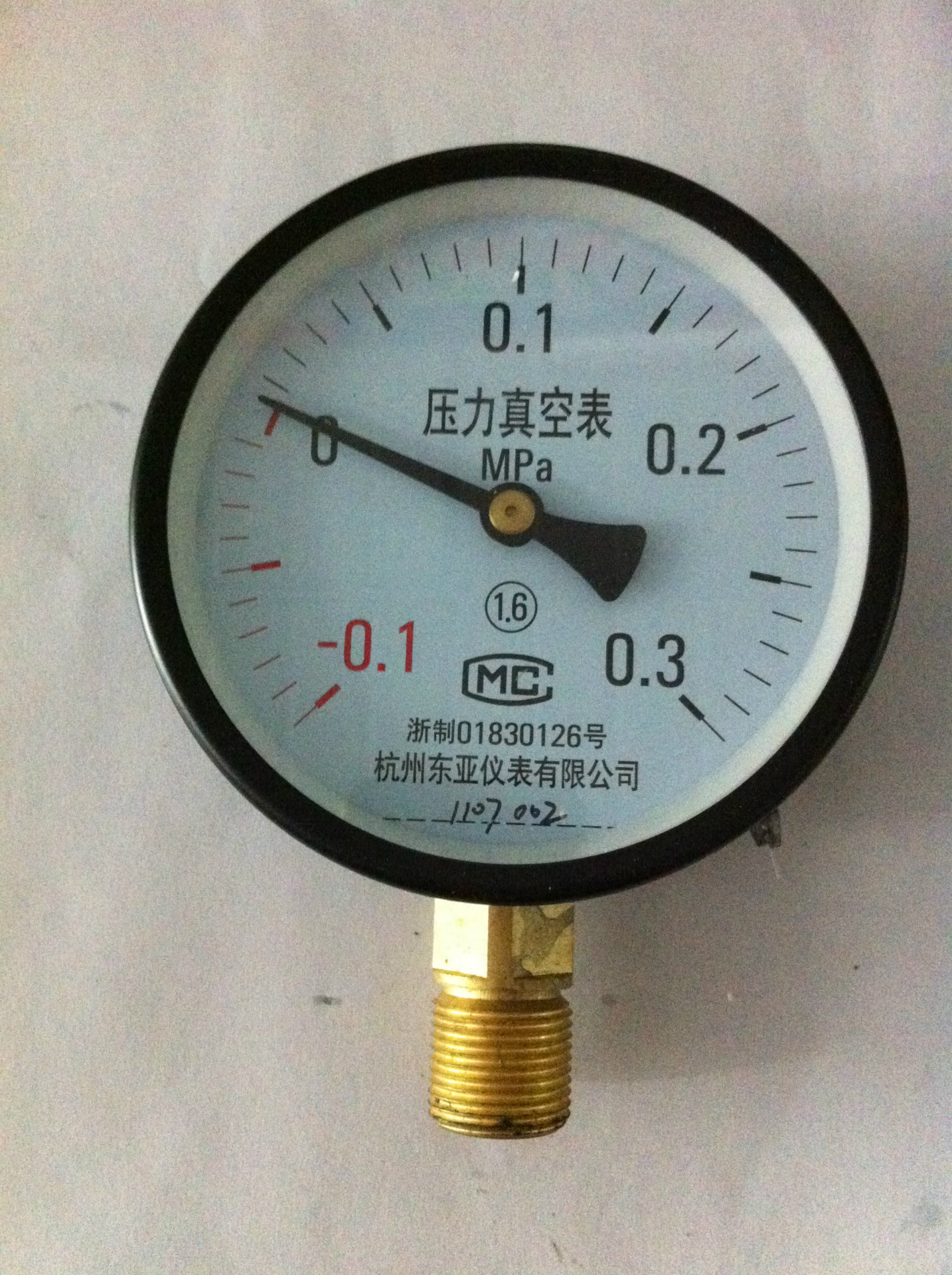 供应y100 压力表 -1 6kg -15 80psi