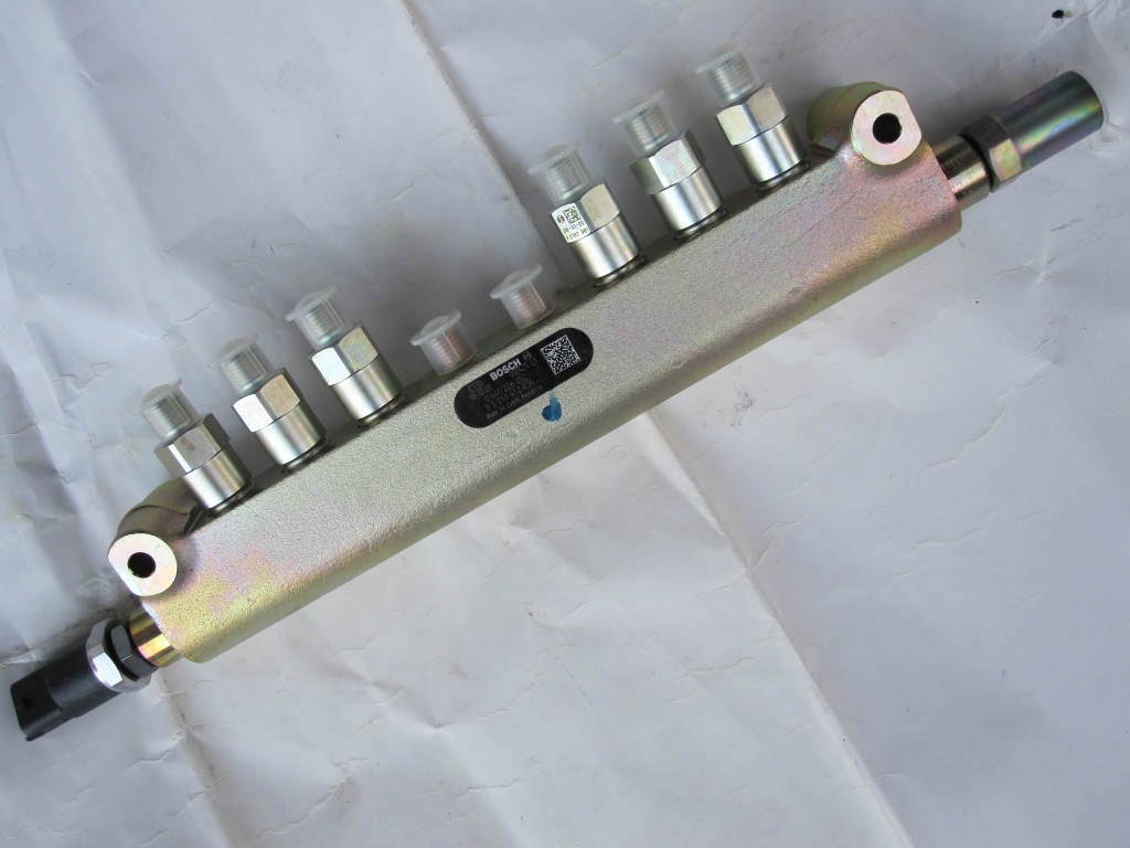 东风雷诺老款共轨管总成