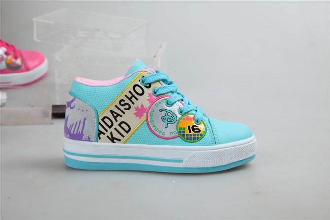 批发正品小飞侠童鞋 男女休闲运动板 31-37码 8539四色