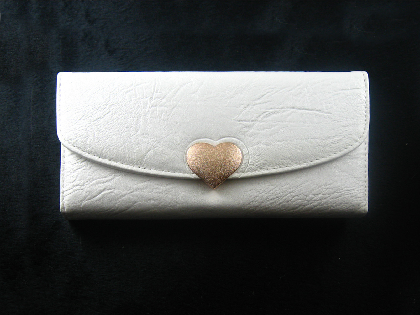 以下为女士长款钱包颜色多种,爆款销售火爆 黑色 喜红色 &nbsp; 白色