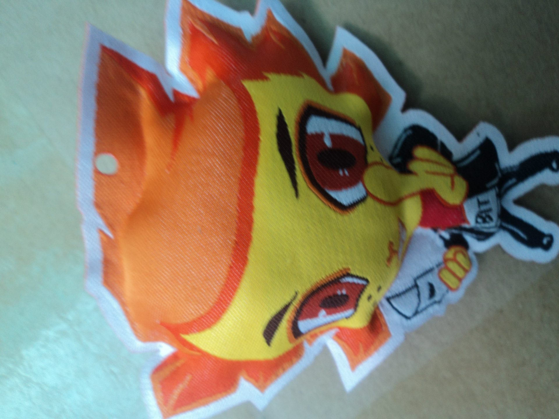 商标 洗水唛 纸卡 衣服后面的商标