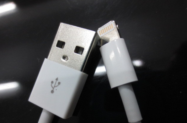 iphone5 数据线 苹果5数据线lightning至usb充电线手机数据线