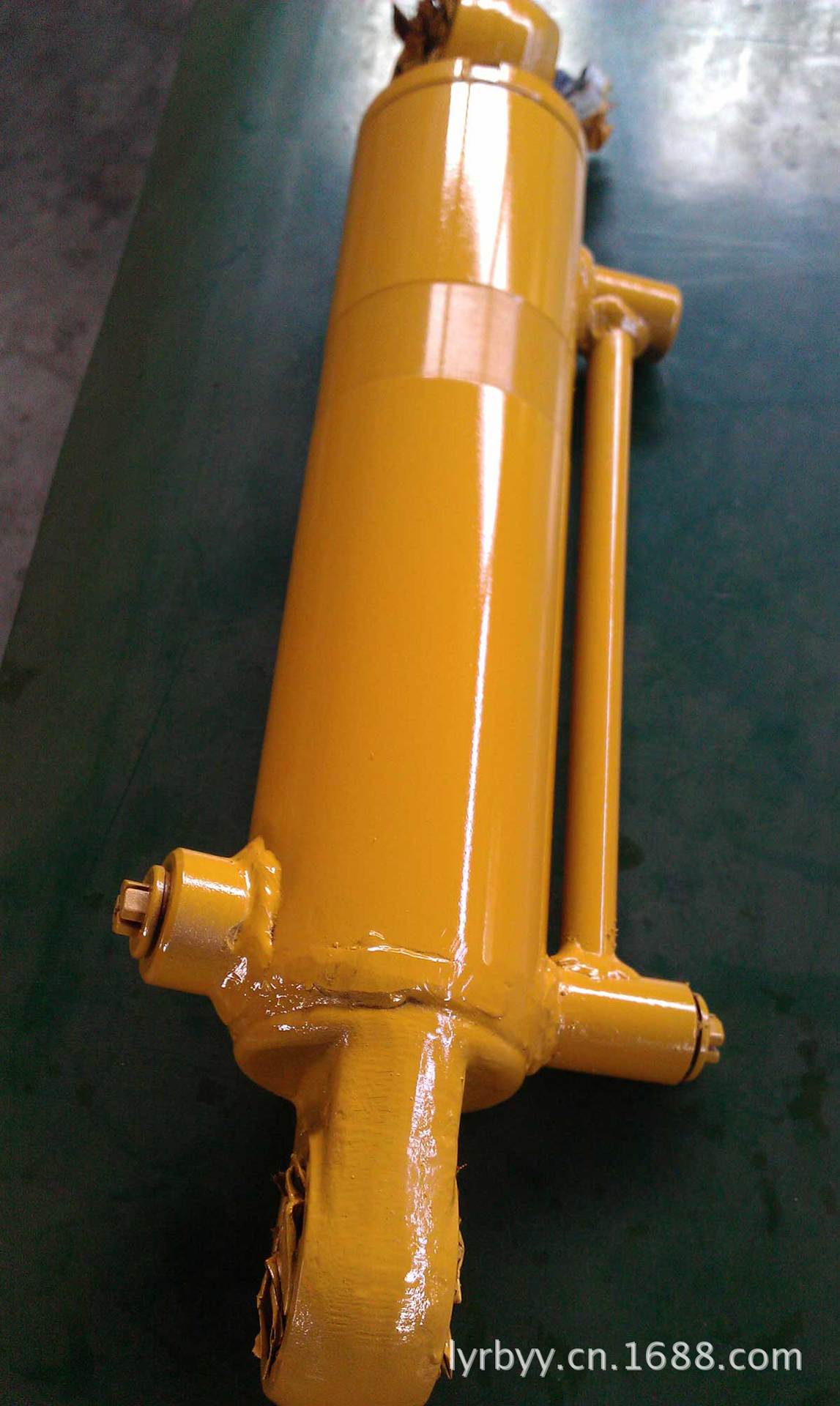 供应小挖机油缸 优质定制润博小挖机油缸 液压油缸