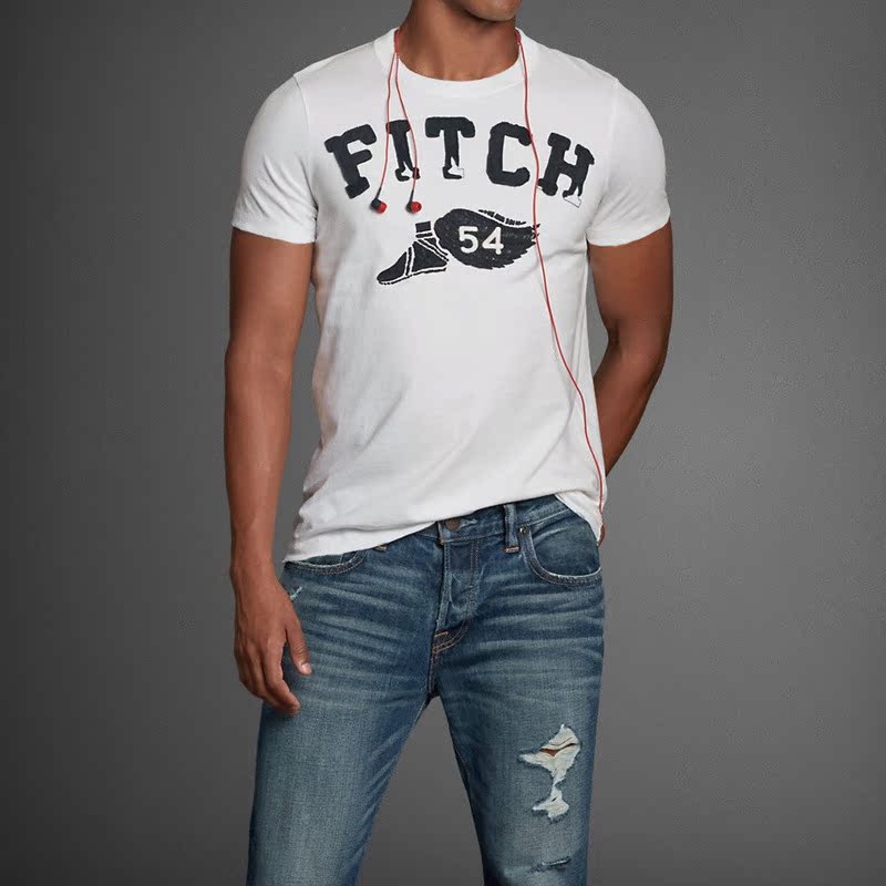 af的衣服有些款袖口和领口及下摆有轻微磨破设计(部分款式网页上有