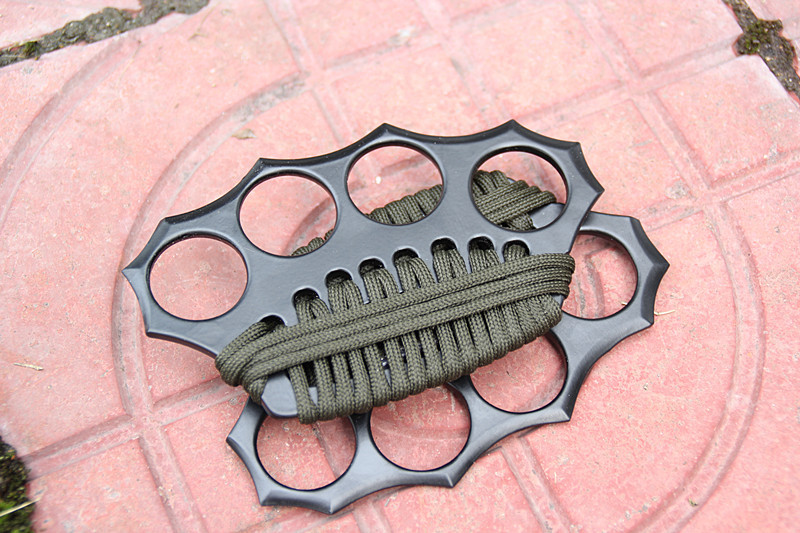 批发2013款新品 召唤者铁拳套 铁拳环 铁拳头 铁四指 防身用品