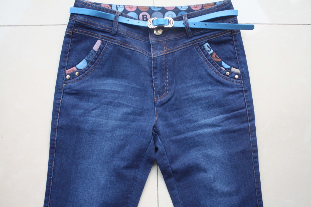 低价直销牛仔裤 女式牛仔裤 梦妮菲8306女式微喇裤